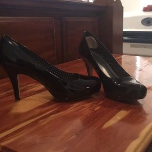 Patent leather black heels